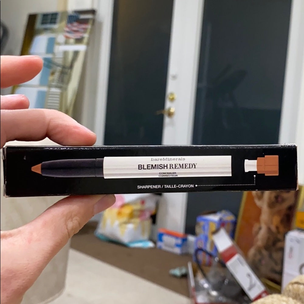 Blemish ready bareMinerals concealer